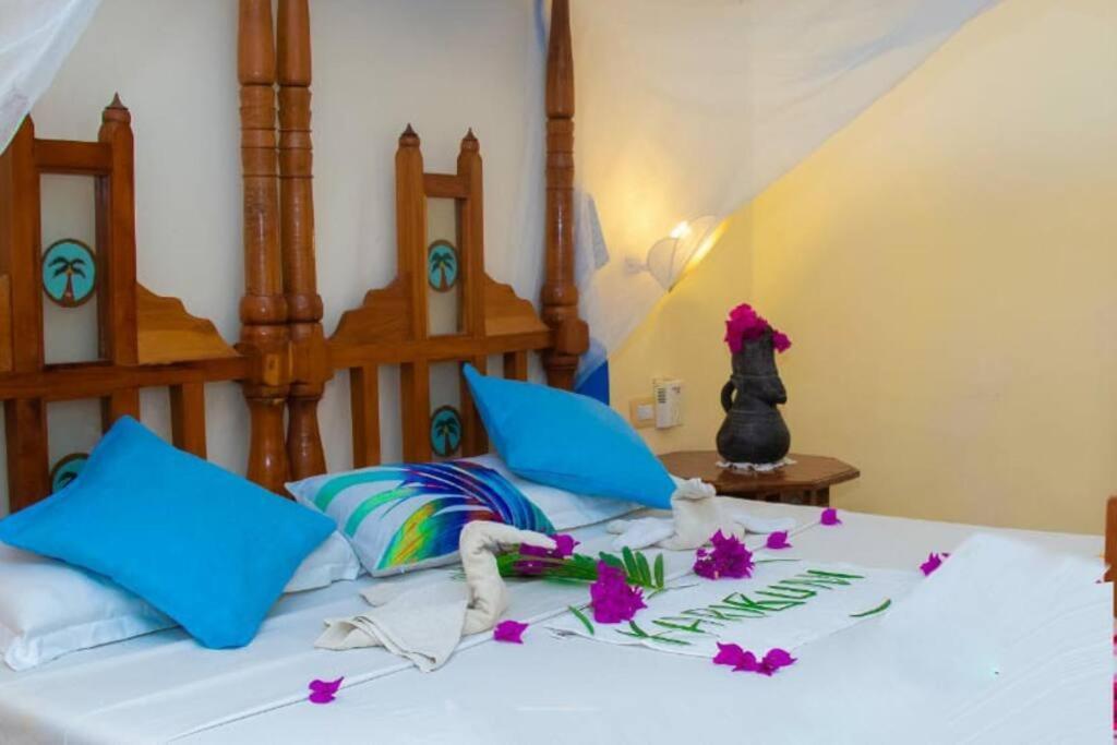 Tembo Beach Cottage Malindi Dış mekan fotoğraf